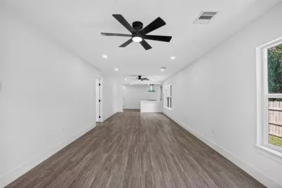 106 S 9th Street, Houston, TX 77562 - Photo 11