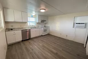 110 20th St, San Leon, TX 77539 - Photo 5