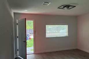 5727 Rue St, Houston, TX 77033 - Photo 9