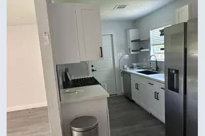 5727 Rue Street, Houston, TX 77033 - Photo 7