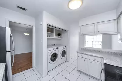17105 Beaver Springs Dr Drive #9, Houston, TX 77090 - Photo 7