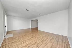 17105 Beaver Springs Dr Dr, Houston, TX 77090 - Photo 11