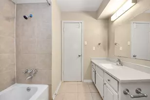 17105 Beaver Springs Dr Dr, Houston, TX 77090 - Photo 39