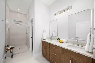122 E 31st 1/2 St, Houston, TX 77018 - Photo 17