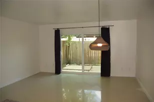 7827 Leonora St, Houston, TX 77061 - Photo 15