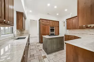 12625 Memorial Dr, Houston, TX 77024 - Photo 11