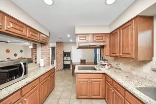 902 Old Mill Ln, Houston, TX 77073 - Photo 17