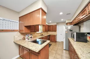 902 Old Mill Ln, Houston, TX 77073 - Photo 13