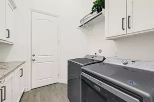 719 Cold Spg Dr, Baytown, TX 77523 - Photo 23