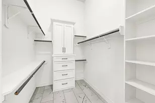 719 Cold Spg Dr, Baytown, TX 77523 - Photo 15