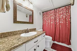 7575 Katy Fwy, Houston, TX 77024 - Photo 23