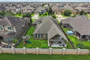 328 Woodway Dr, League City, TX 77573 - Photo 5