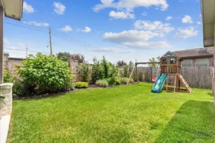 328 Woodway Dr, League City, TX 77573 - Photo 39