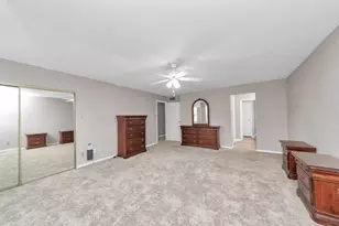 9850 Pagewood Ln, Houston, TX 77042 - Photo 17