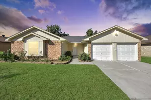 7627 Shoshone Dr, Baytown, TX 77521 - Photo 1
