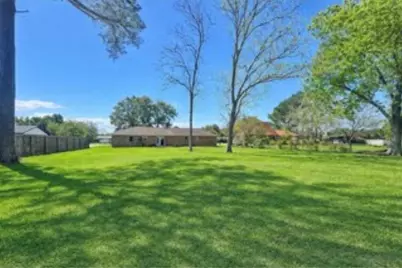 509 Light Street, Anahuac, TX 77514 - Photo 19