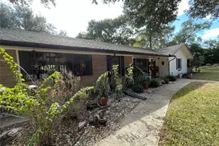 1635 W Galveston St, Hempstead, TX 77445 - Photo 13