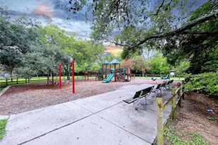 1801 Stoney Brook Dr, Houston, TX 77063 - Photo 29