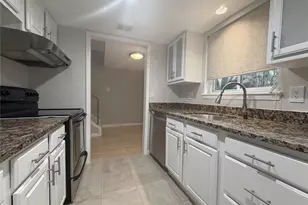 1801 Stoney Brook Dr, Houston, TX 77063 - Photo 13