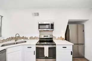 9563 Darkwood St, Willis, TX 77318 - Photo 7