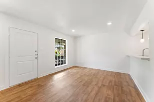 1016 E Tri Oaks Ln Unit 45 Ln, Houston, TX 77043 - Photo 9
