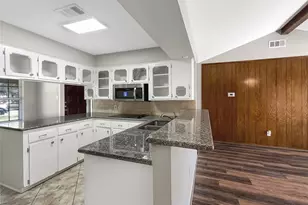 403 Christina Ln, Friendswood, TX 77546 - Photo 11