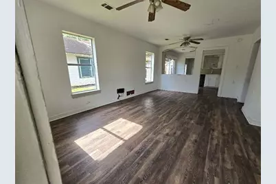 200 S Magnolia Street, Highlands, TX 77562 - Photo 3