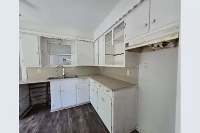 200 S Magnolia Street, Highlands, TX 77562 - Photo 5