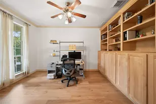 15 Heather Bank Pl, The Woodlands, TX 77382 - Photo 5