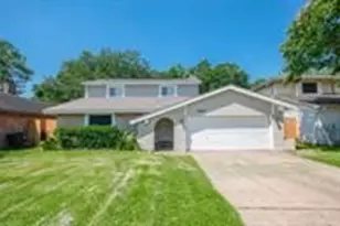 16418 Blackhawk Blvd, Friendswood, TX 77546 - Photo 1