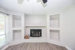 16418 Blackhawk Blvd, Friendswood, TX 77546 - Photo 3