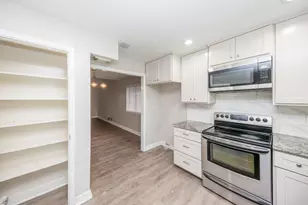 16418 Blackhawk Blvd, Friendswood, TX 77546 - Photo 9