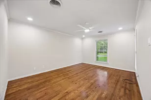 5615 Burlinghall Dr, Houston, TX 77035 - Photo 11