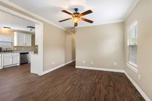 704 Jewett St, Houston, TX 77009 - Photo 11