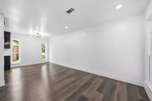 5446 Loch Lomond Dr, Houston, TX 77096 - Photo 19