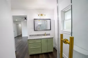 5446 Loch Lomond Dr, Houston, TX 77096 - Photo 9