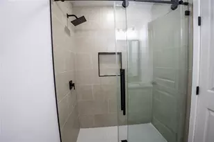 5446 Loch Lomond Dr, Houston, TX 77096 - Photo 15