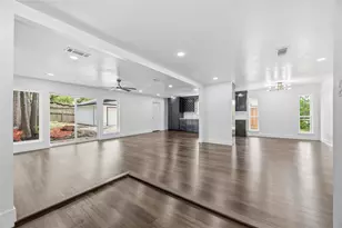5446 Loch Lomond Dr, Houston, TX 77096 - Photo 9