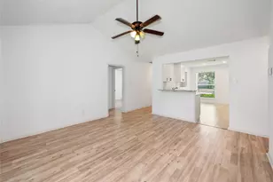 1 Ollerton Dr, Conroe, TX 77303 - Photo 11