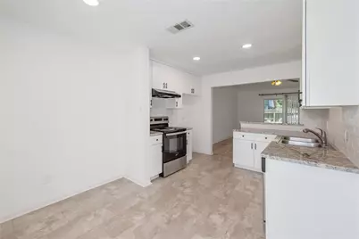 1 Ollerton Drive, Conroe, TX 77303 - Photo 9