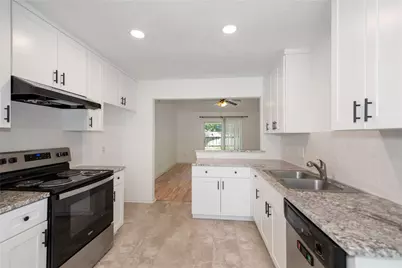 1 Ollerton Drive, Conroe, TX 77303 - Photo 3