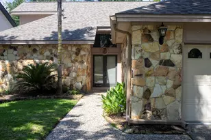 9 Huntsmans Horn Cir, The Woodlands, TX 77380 - Photo 3