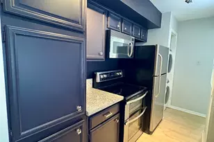 2025 Augusta Dr, Houston, TX 77057 - Photo 9