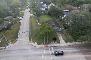 903 W 43rd St, Houston, TX 77018 - Photo 11