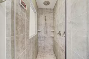 5923 Quiet Point Ln, Sugar Land, TX 77479 - Photo 21