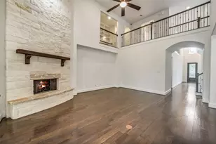 5923 Quiet Point Ln, Sugar Land, TX 77479 - Photo 5
