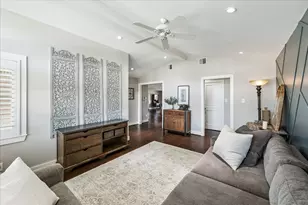 8034 Cedel Dr, Houston, TX 77055 - Photo 9