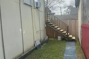 906 1/2 Panama St, Houston, TX 77009 - Photo 13