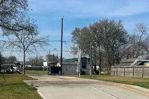 130 Heron Inlet S, Baytown, TX 77523 - Photo 3