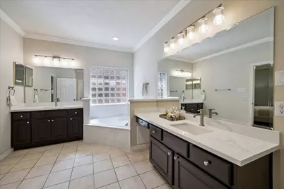 5638 Avalon Way, Houston, TX 77057 - Photo 13